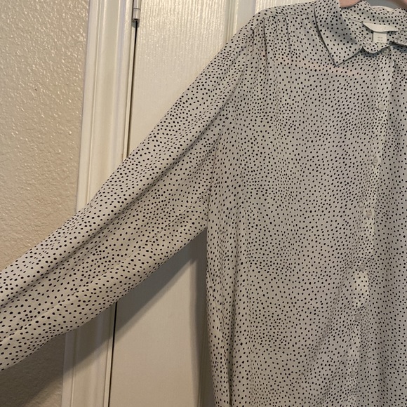 H&M POLKA DOT BUTTON UP - Picture 5 of 11